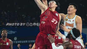 万博娱乐官网-包含欧联倒计时，深圳男篮赛后远射贴柱，细节引发关注，气氛紧张，临场指挥获称赞的词条